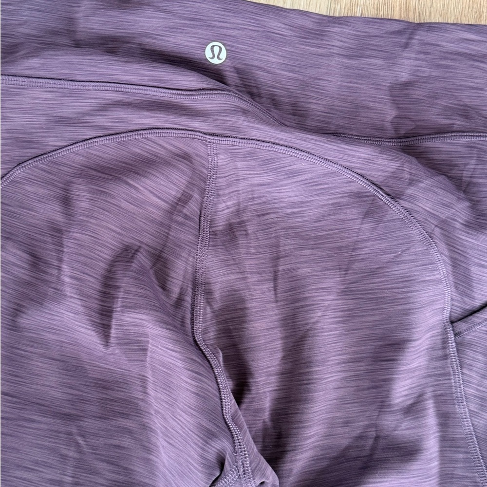 Lululemon Invigorate High-Rise Crop 23 Size 10 - Picture 4 of 5